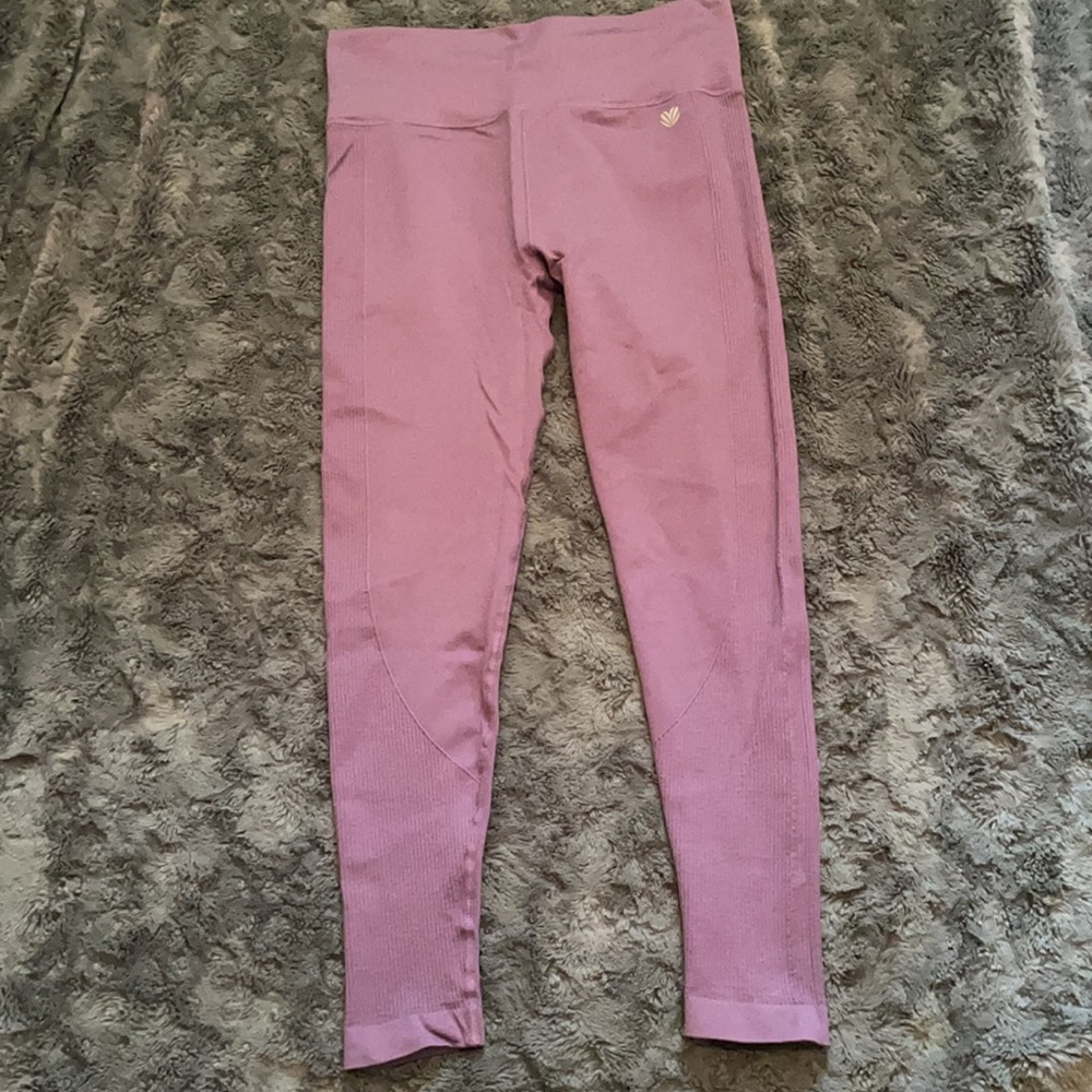 “Forever 21” Lilac Workout Leggings! - Picture 3 of 7